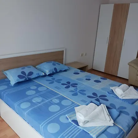 Vasilevi Πανσιόν Νεσέμπαρ