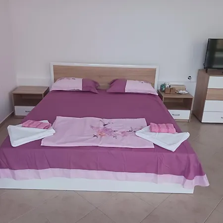 Vasilevi * Νεσέμπαρ