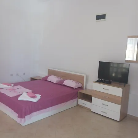 Vasilevi * Νεσέμπαρ